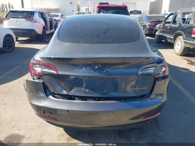Tesla Model 3 Image 13