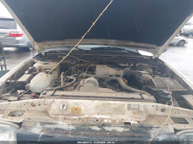 Land Rover Discovery Image 9