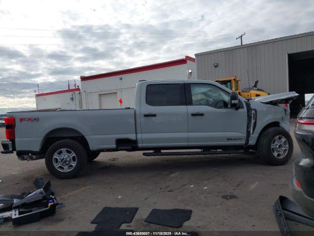 Ford F-350 Xlt Image 12