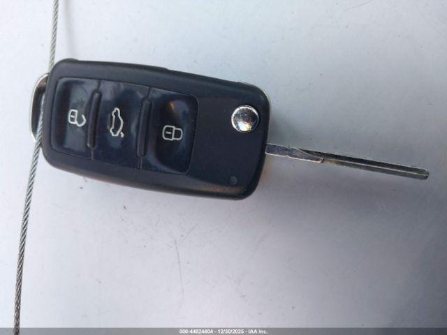 Volkswagen Passat 1.8t S Image 12