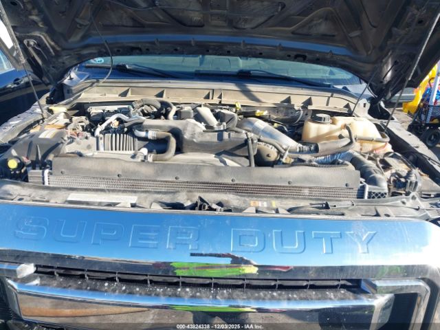 Ford F-350 Lariat Image 13