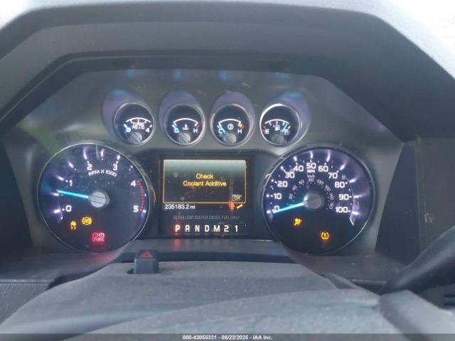 Ford F-350 Lariat Image 8