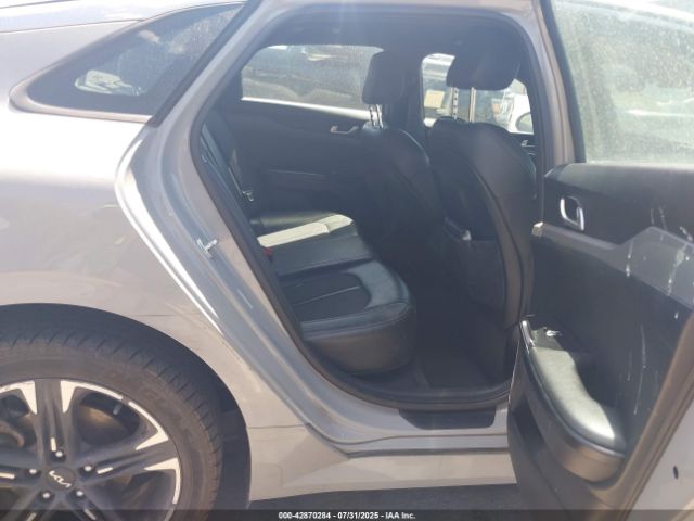 Kia K5 Gt-line Image 12