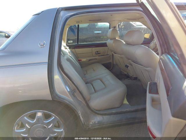 Cadillac DeVille Standard Image 7