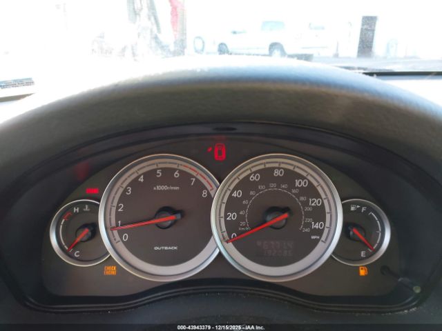 Subaru Outback 2.5i Image 11