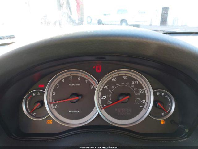 Subaru Outback 2.5i Image 11