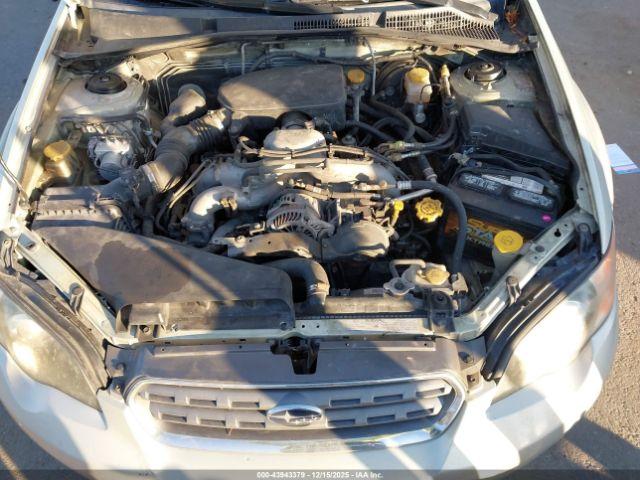 Subaru Outback 2.5i Image 6