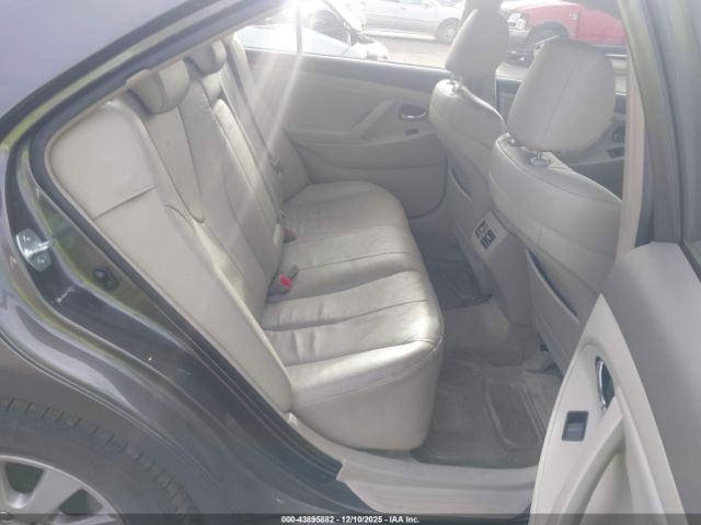 Toyota Camry Image 7