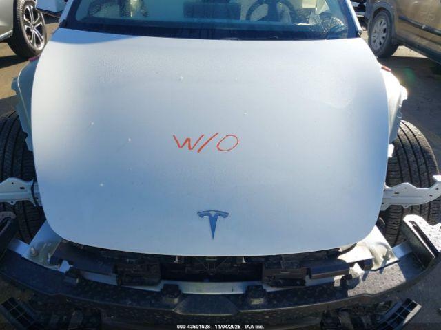 Tesla Model 3 Long Range Rear-wheel Drive Image 6
