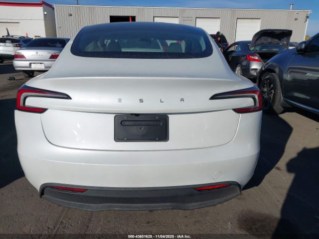 Tesla Model 3 Long Range Rear-wheel Drive Image 15