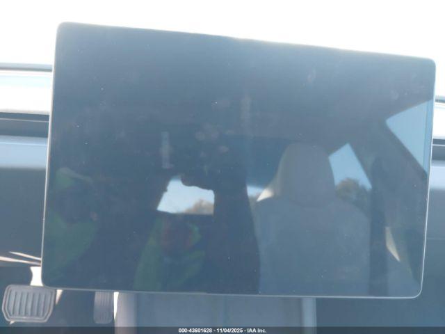 Tesla Model 3 Long Range Rear-wheel Drive Image 13