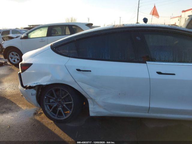 Tesla Model 3 Image 6