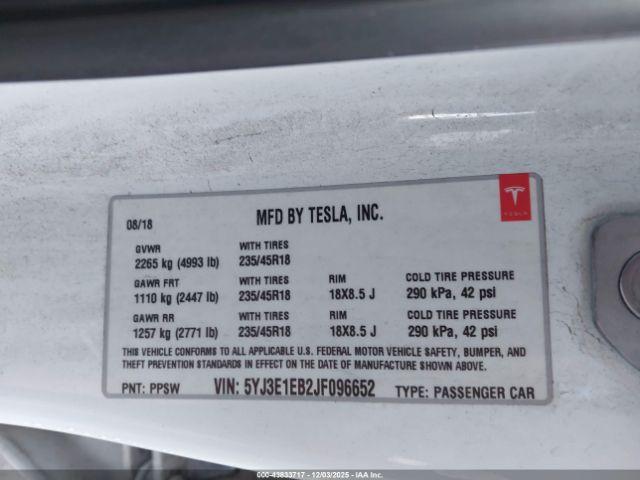 Tesla Model 3 Image 17