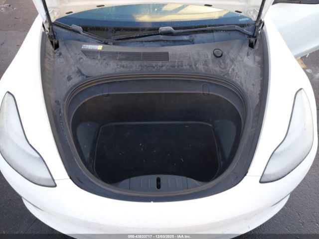 Tesla Model 3 Image 15