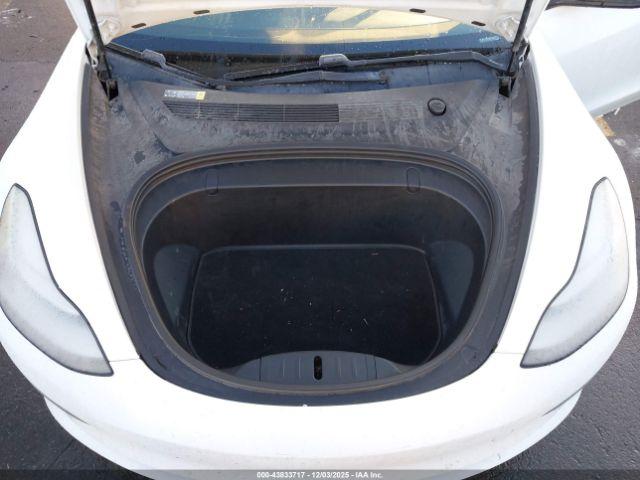 Tesla Model 3 Image 15