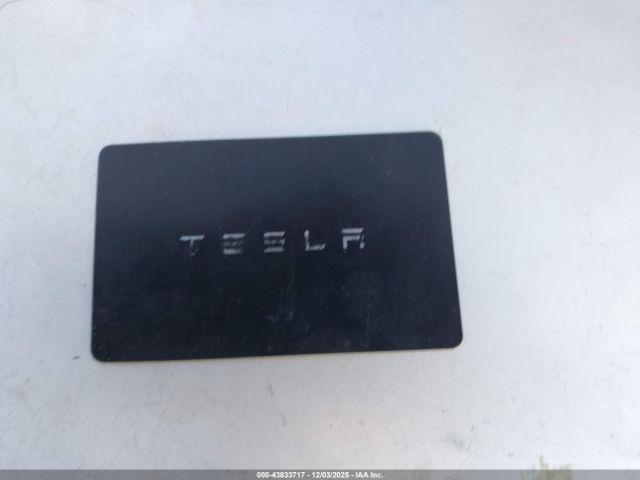 Tesla Model 3 Image 16